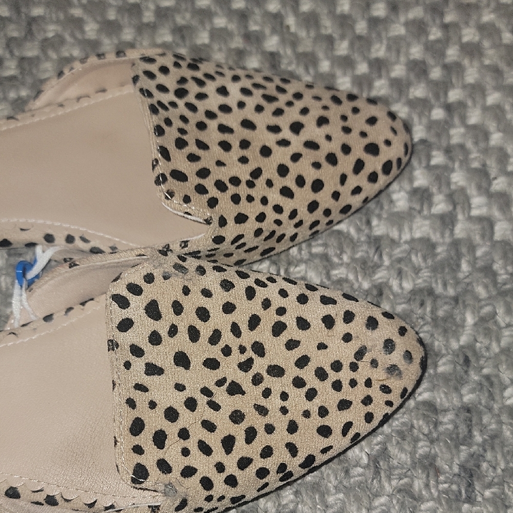 Cream and Black Polka Dot Flats - Picture 4 of 6